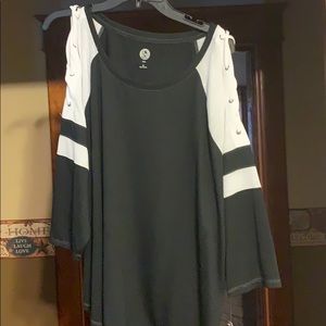 Women’s 2x raglan sorta top